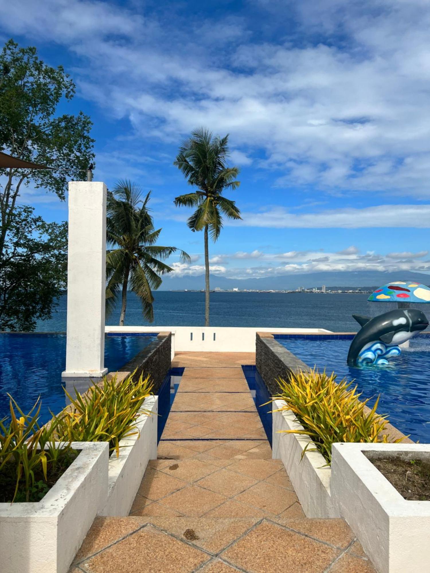 Crusoe Cabins Costa Azalea Samal Eksteriør bilde